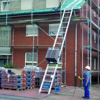 Te huur: ladderlift van 230kg. Je kunt voordelig een ladderlift huren