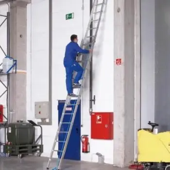 Te huur: een optrekladder van 9 meter