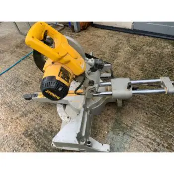 Afkortzaagmachine telescoop huren