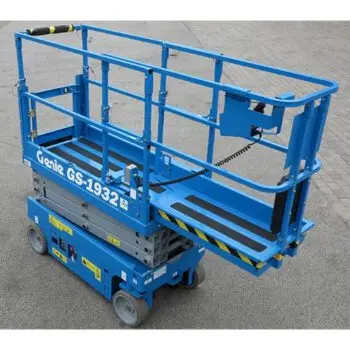 Schaarhoogwerker accu compact 8 meter te huur