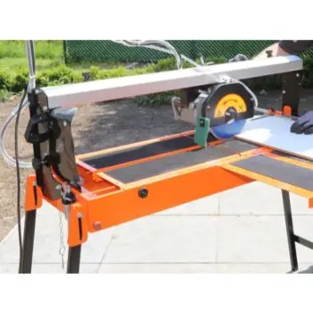 Tegelzaagmachine te huur