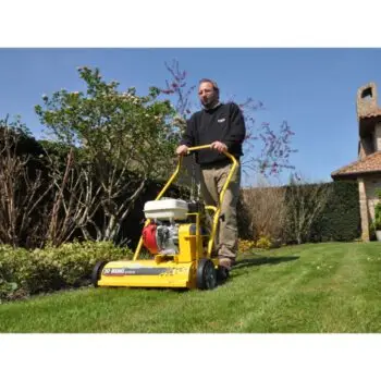 Verticuteermachine benzine te huur